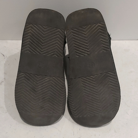 Girls Joe Fresh blac faux fur, faux uggs size US12 - Picture 3 of 4